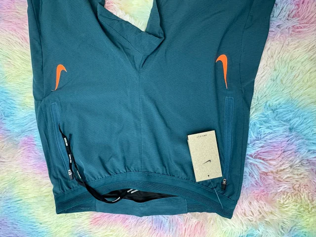 Nike Trousers AeroSwift tapered running with zip pockets product detail image 9