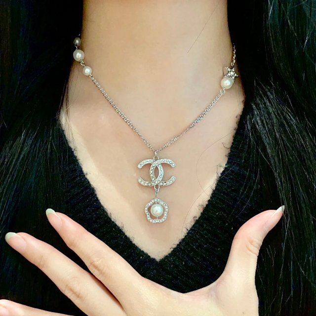 Chanel Necklace: seller detail photo 7