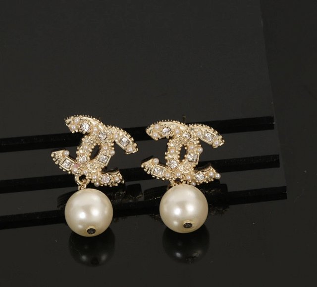 CHANEL Earrings: seller detail photo 7