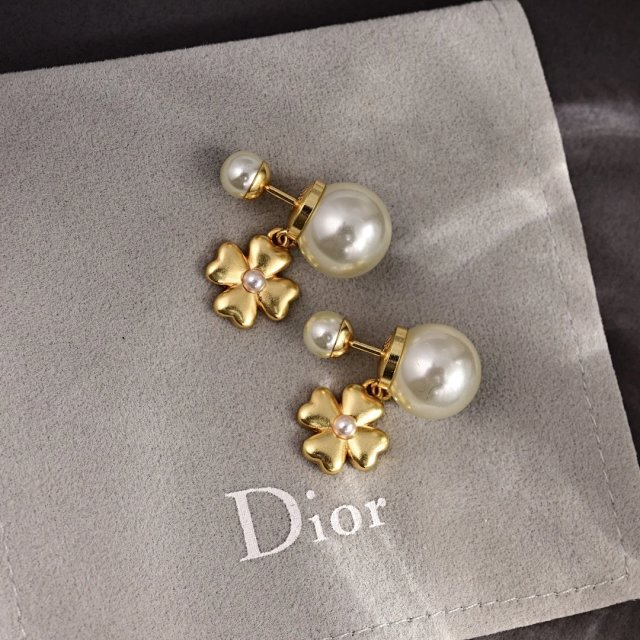 Dior Earrings: seller detail photo 3