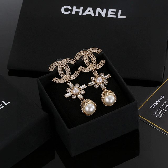 CHANEL Earrings: seller detail photo 13