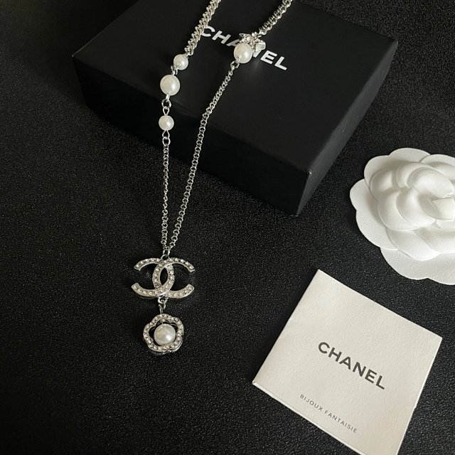 Chanel Necklace: seller detail photo 9