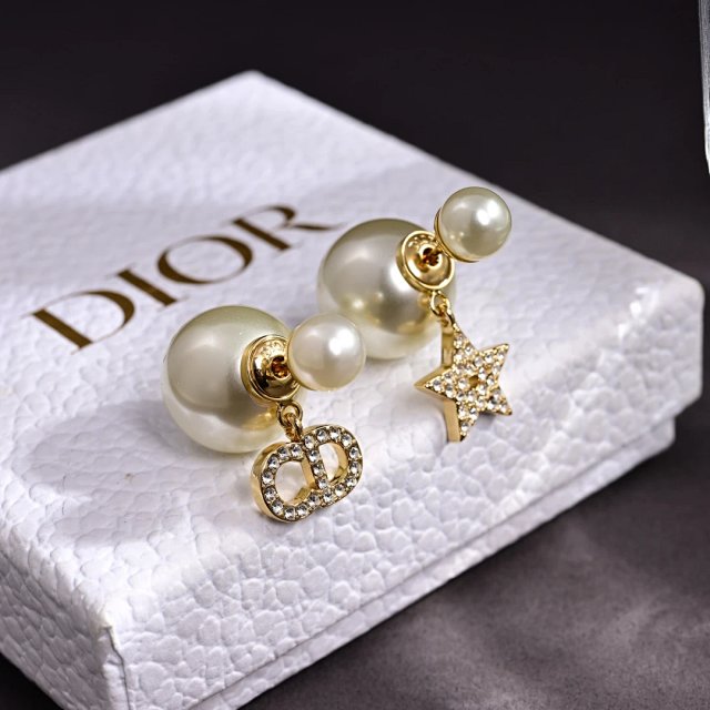 Dior Earrings: seller detail photo 1