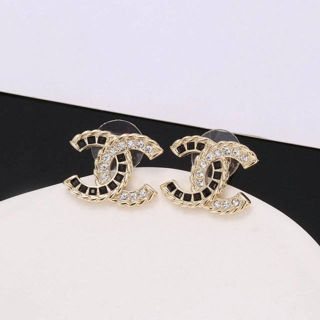 CHANEL Earrings: seller detail photo 9