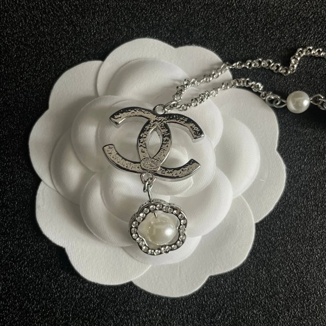 Chanel Necklace: seller detail photo 12