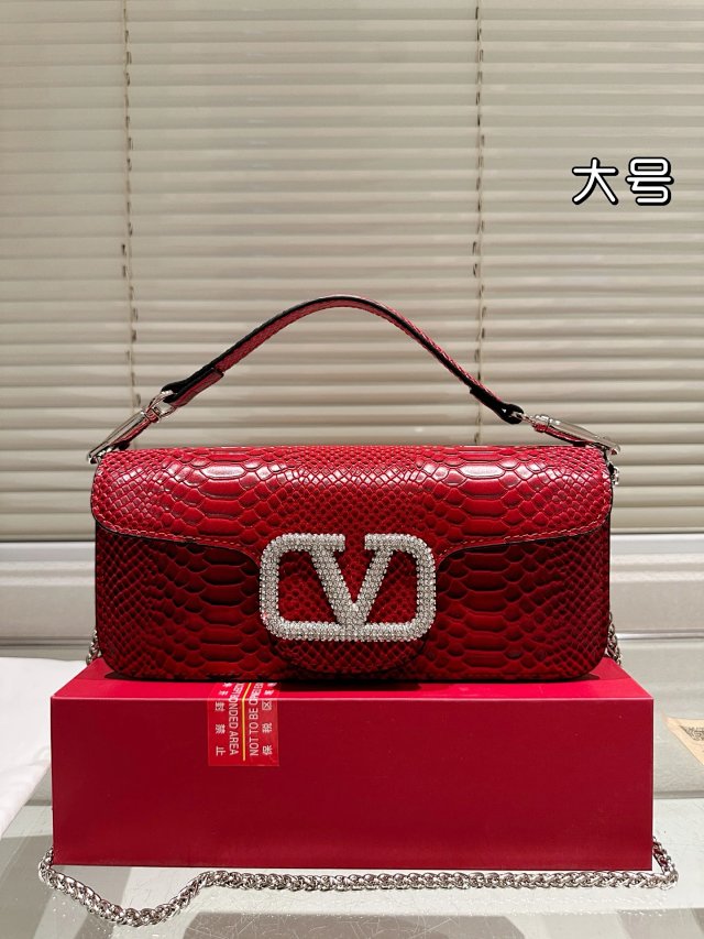 Valentino Handbag: seller detail photo 5
