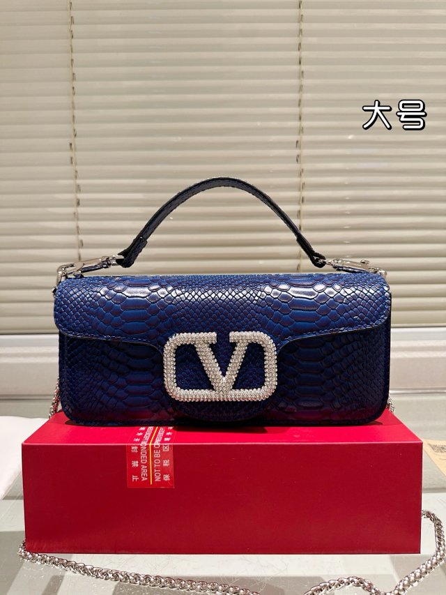 Valentino Handbag: seller detail photo 2