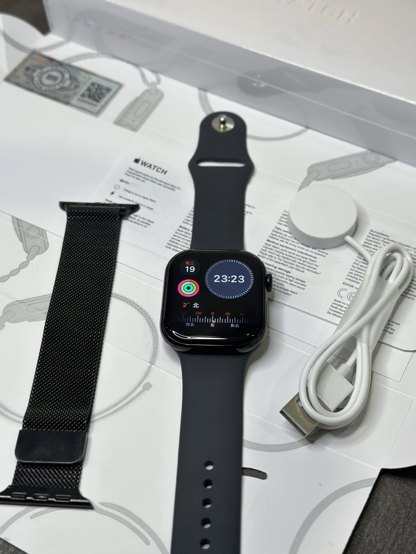 12-AppleWatch10 Gloss Black