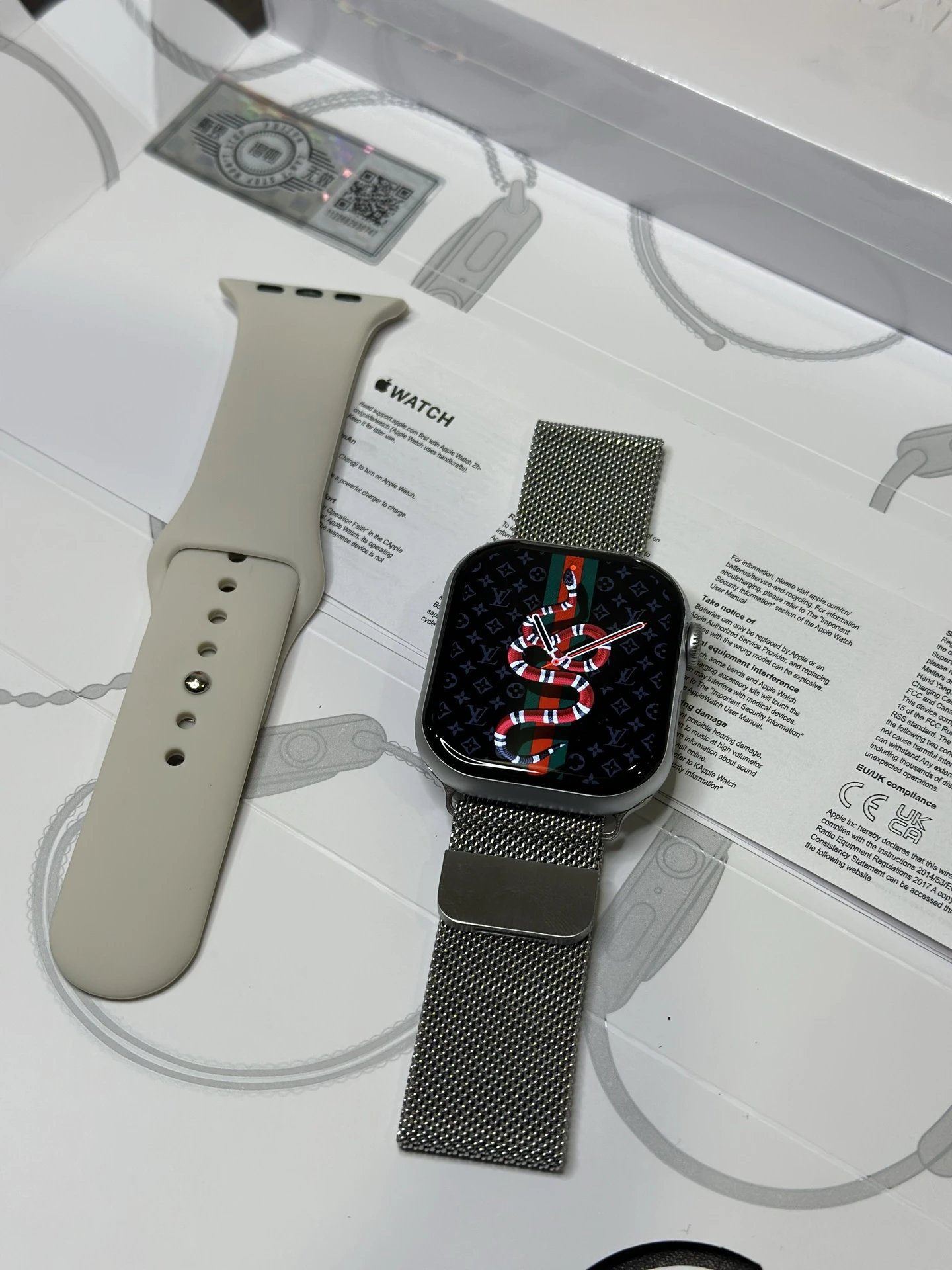 15-AppleWatch10 Brushed Silver