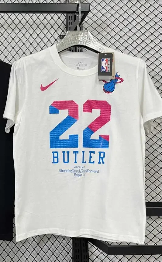 Nike T-Shirts Short-Sleeve Graphic Print T-Shirt product detail image 16