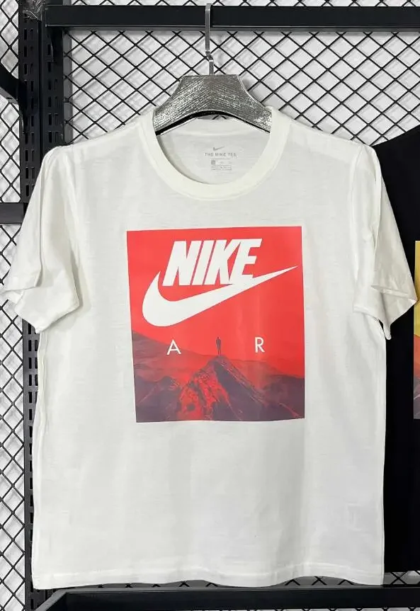 Nike T-Shirts Short-Sleeve Graphic Print T-Shirt product detail image 15
