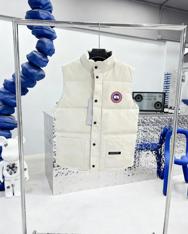 Canada Goose Multiple down jacket and vest styles — 30 Carson
