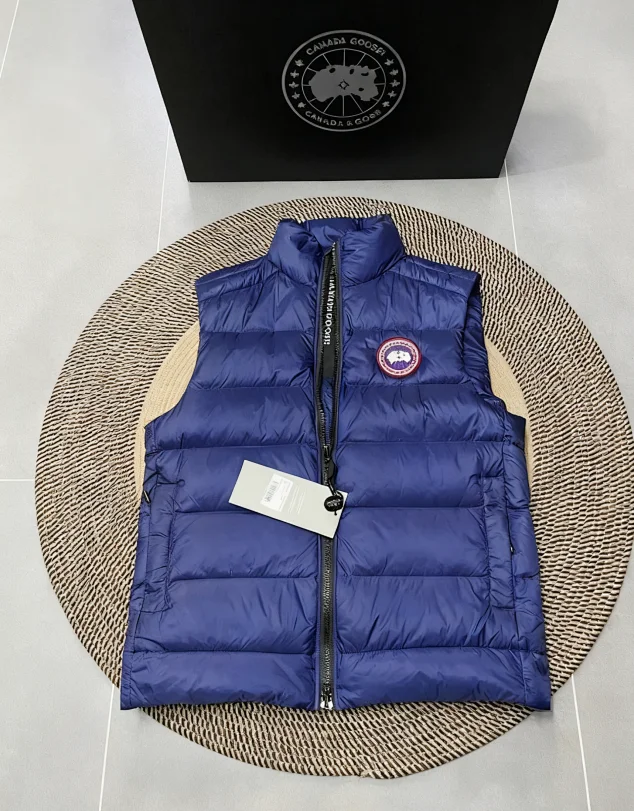 Canada Goose Multiple down jacket and vest styles product detail image 2