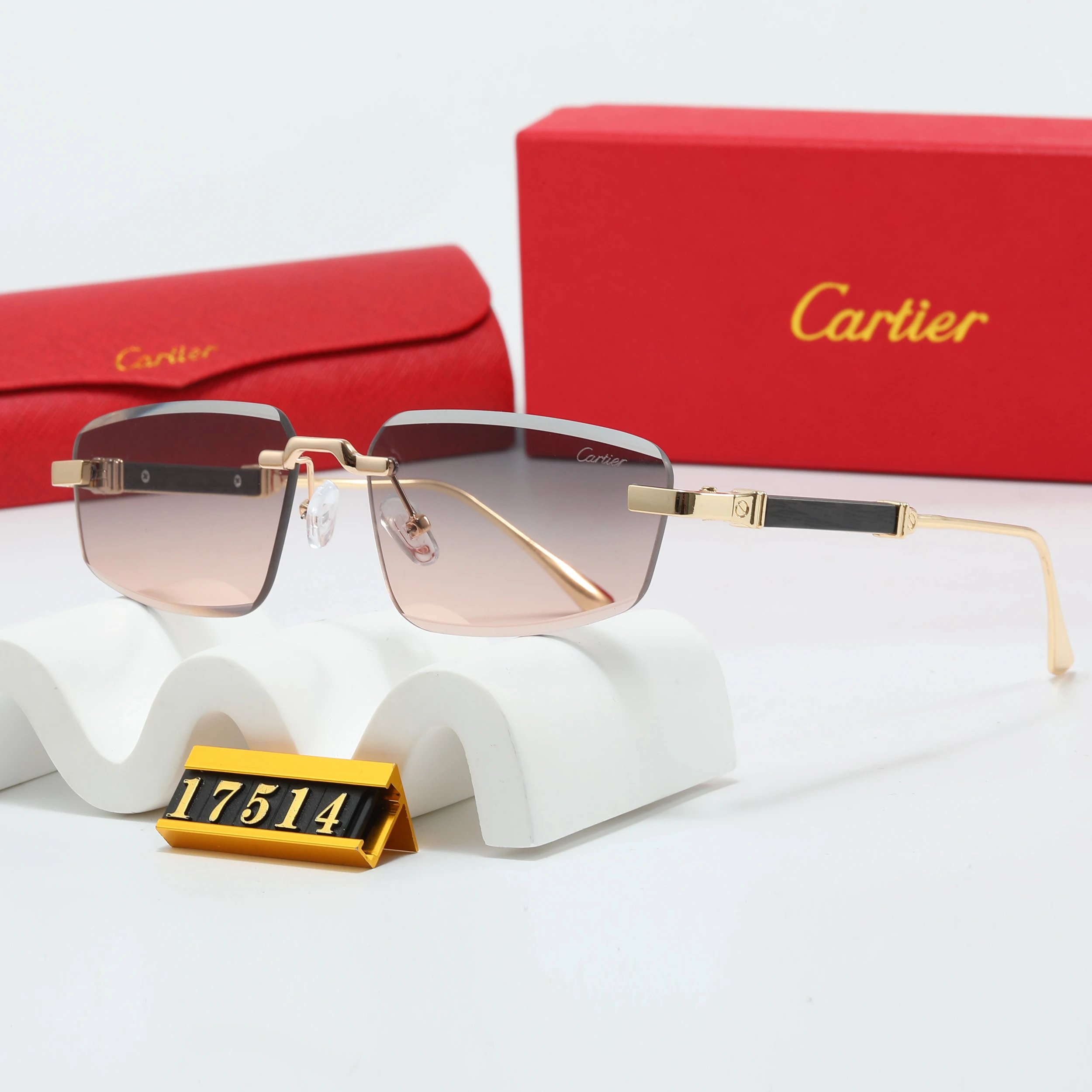 Cartier Eyewear Oversized square sunglasses with panther motif — 17