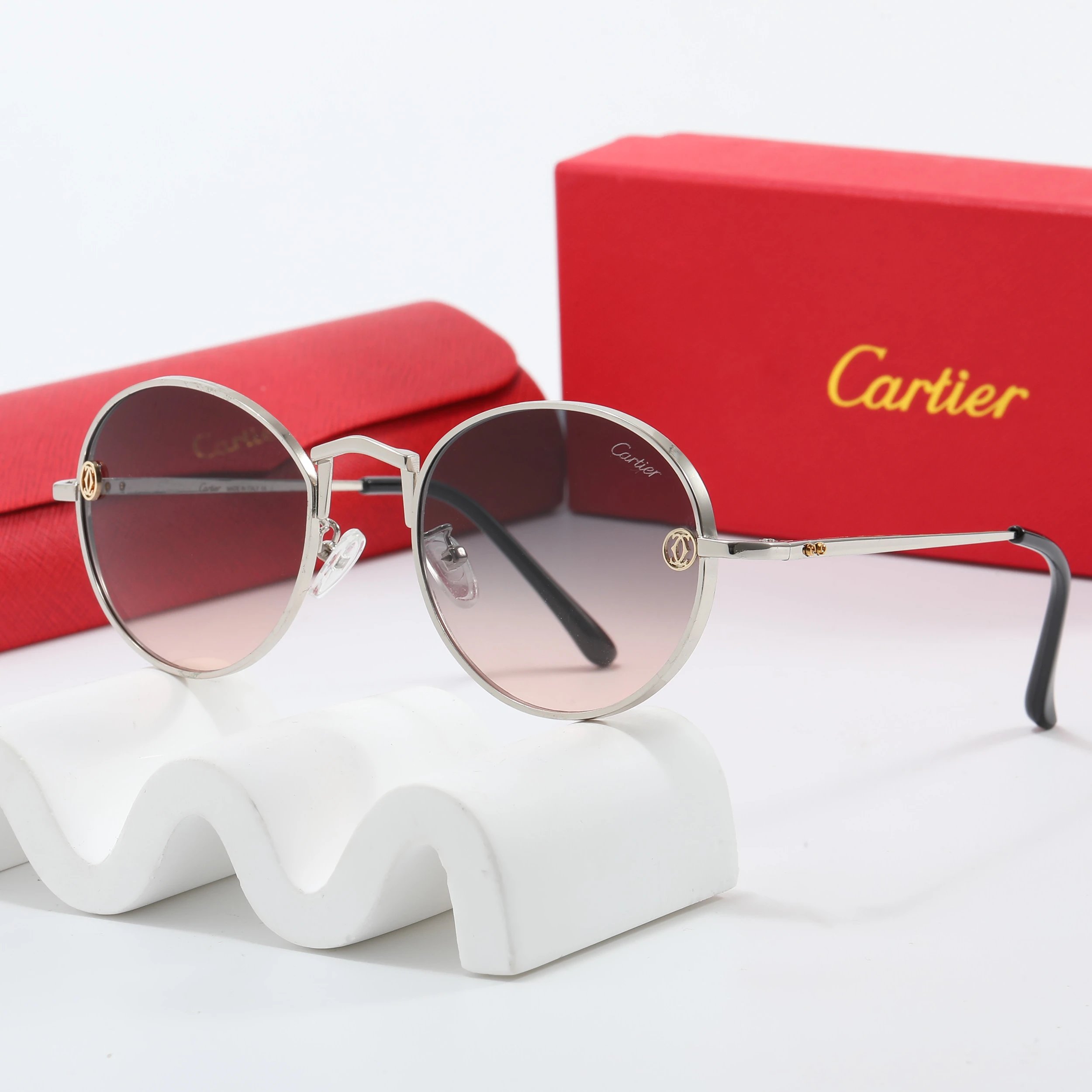 Cartier Eyewear Oversized square sunglasses with panther motif — 37