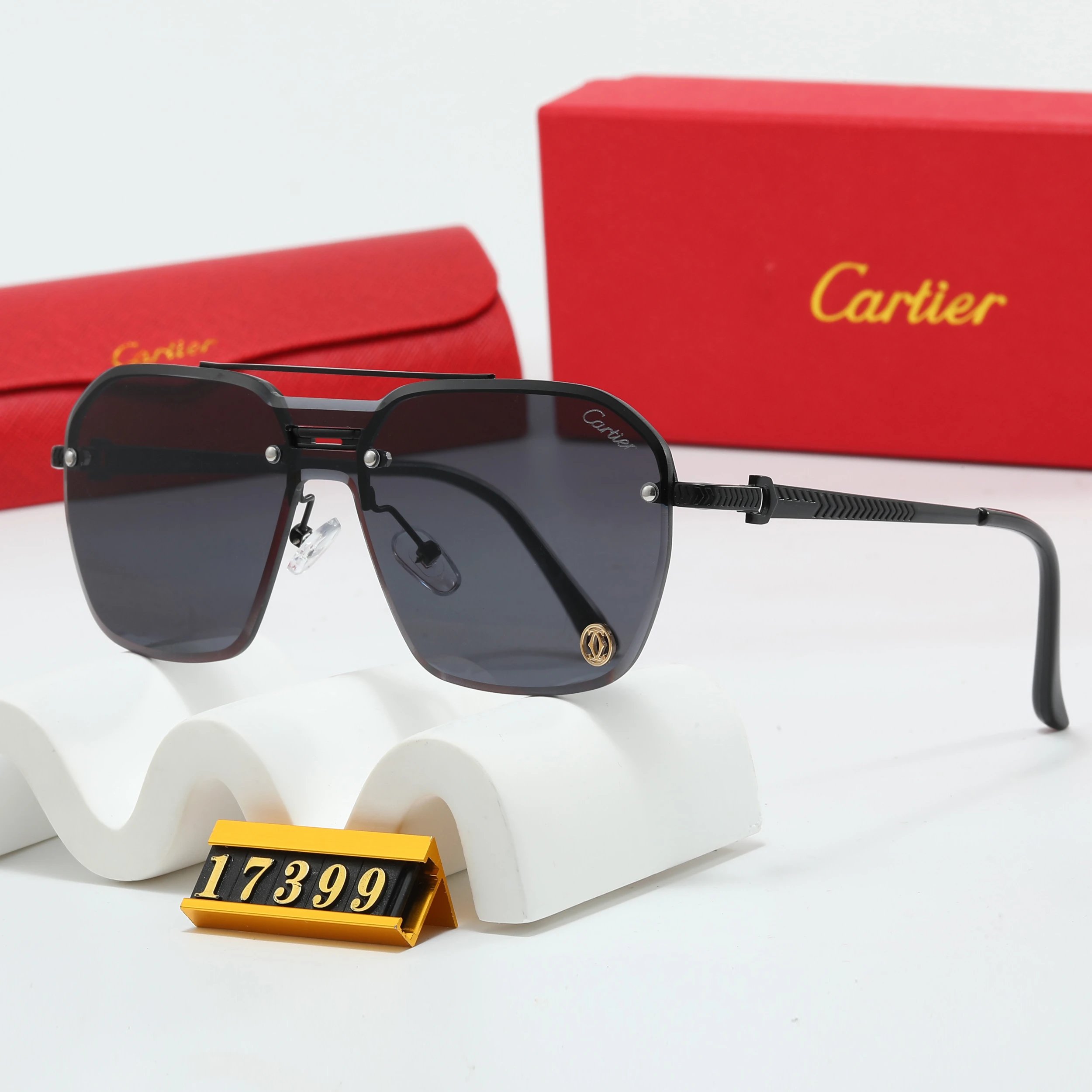 Cartier Eyewear Oversized square sunglasses with panther motif — 20