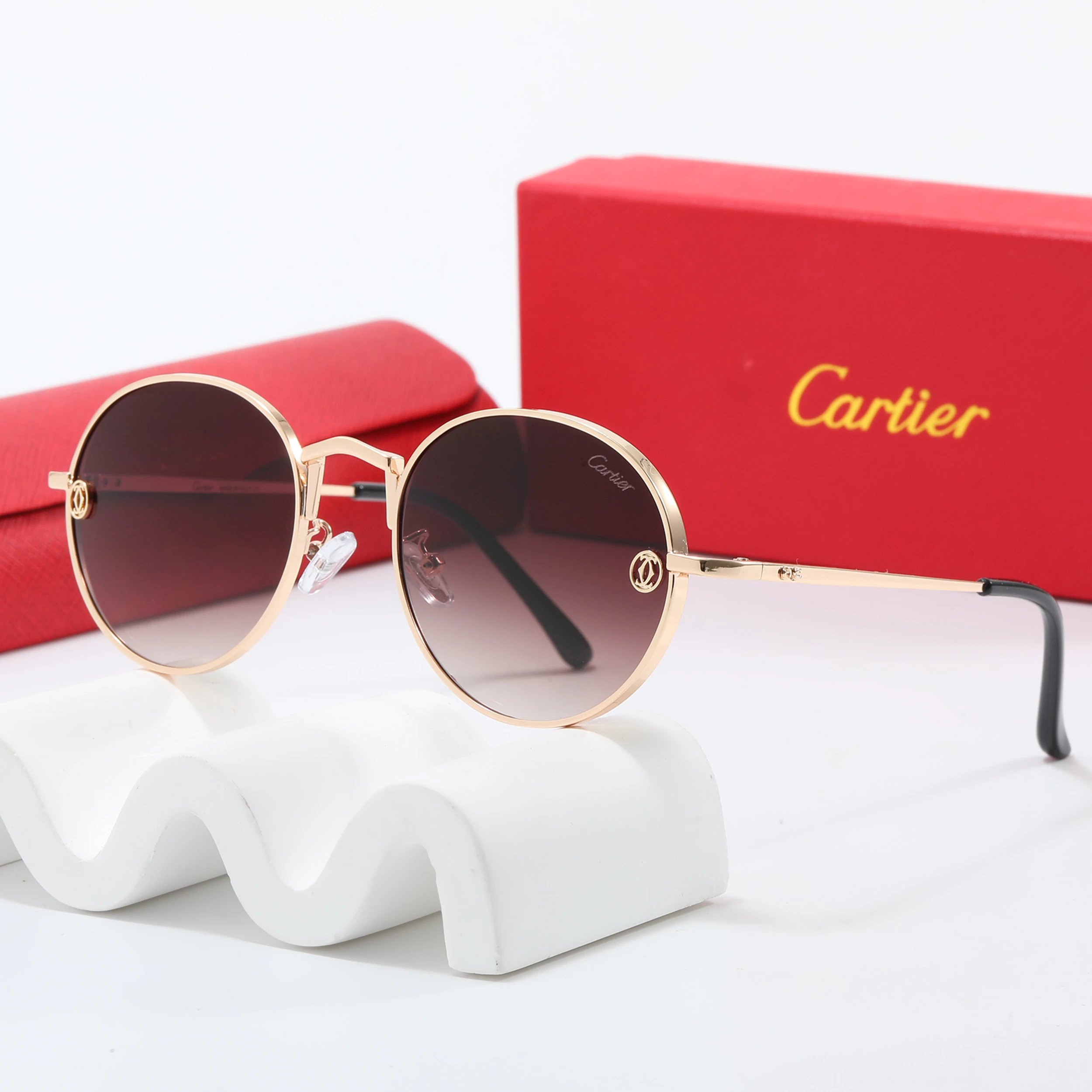 Cartier Eyewear Oversized square sunglasses with panther motif — 36