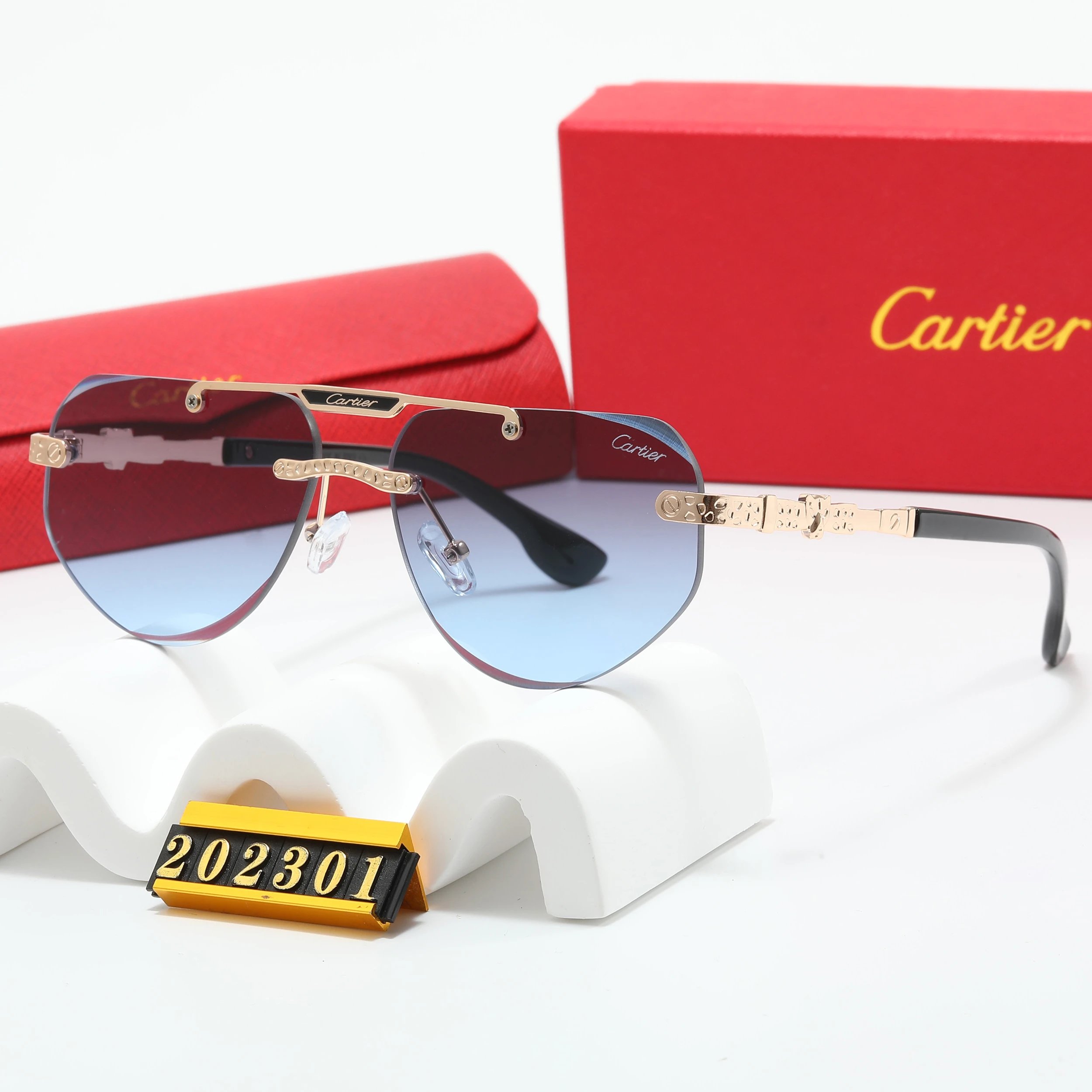 Cartier Eyewear Oversized square sunglasses with panther motif — 23