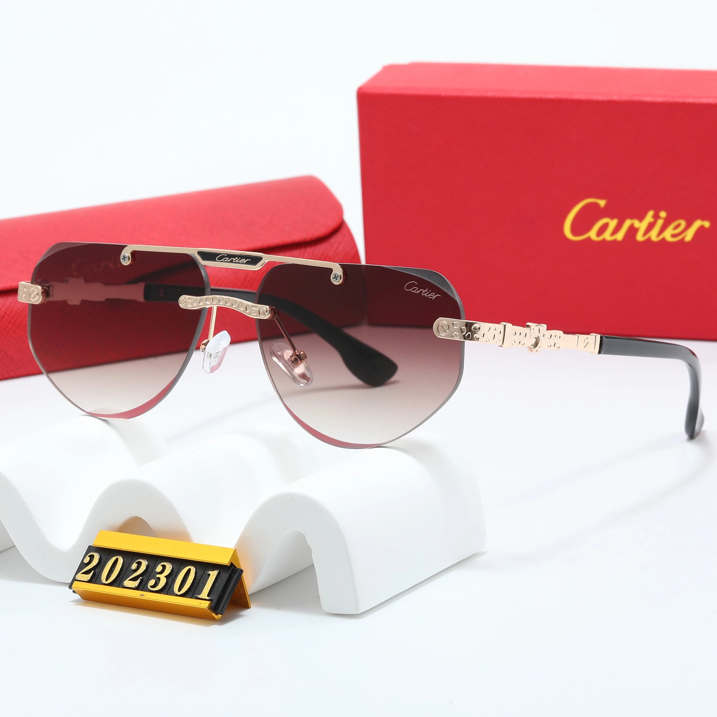 Cartier Eyewear Oversized square sunglasses with panther motif — 24