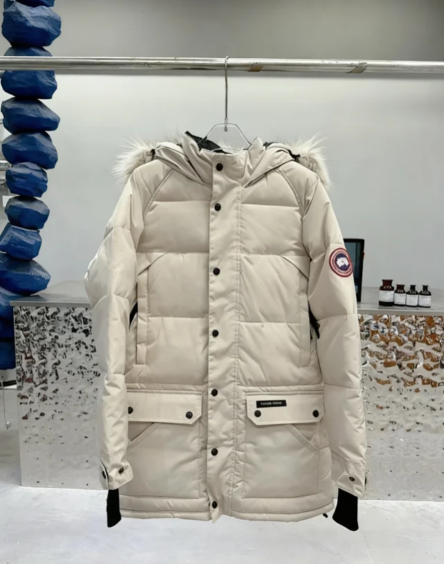 Canada Goose Multiple down jacket and vest styles product detail image 11