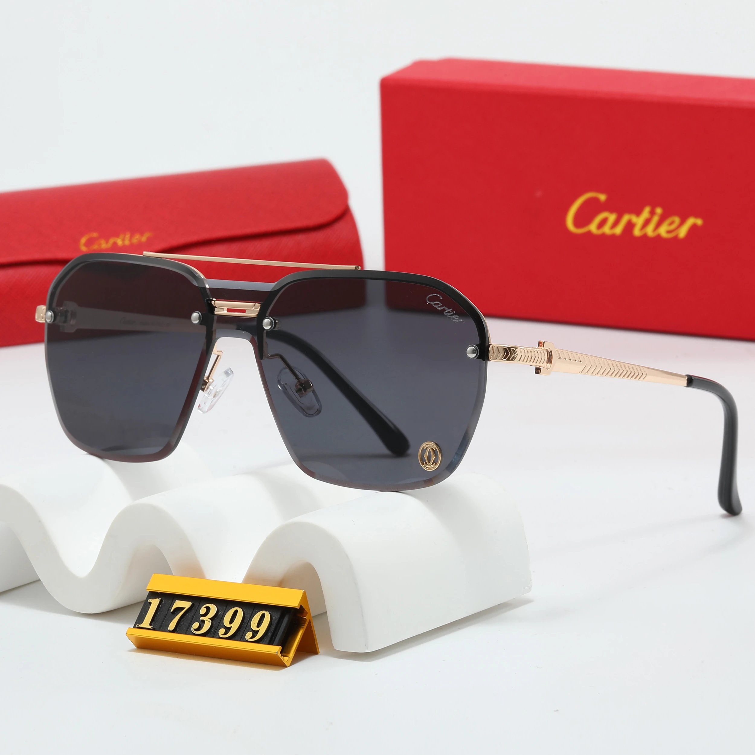 Cartier Eyewear Oversized square sunglasses with panther motif — 21