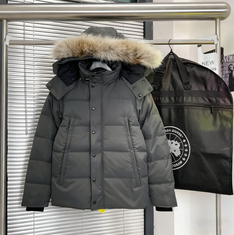 Canada Goose Multiple down jacket and vest styles — 02 Wyndham 29ss