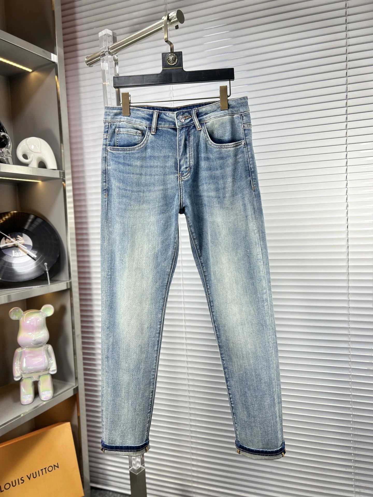 Gucci Light Wash Straight Fit Jeans - 10