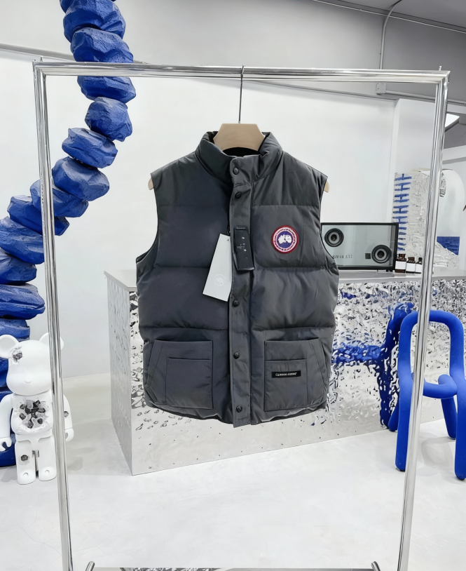 Canada Goose Multiple down jacket and vest styles — 29 Carson