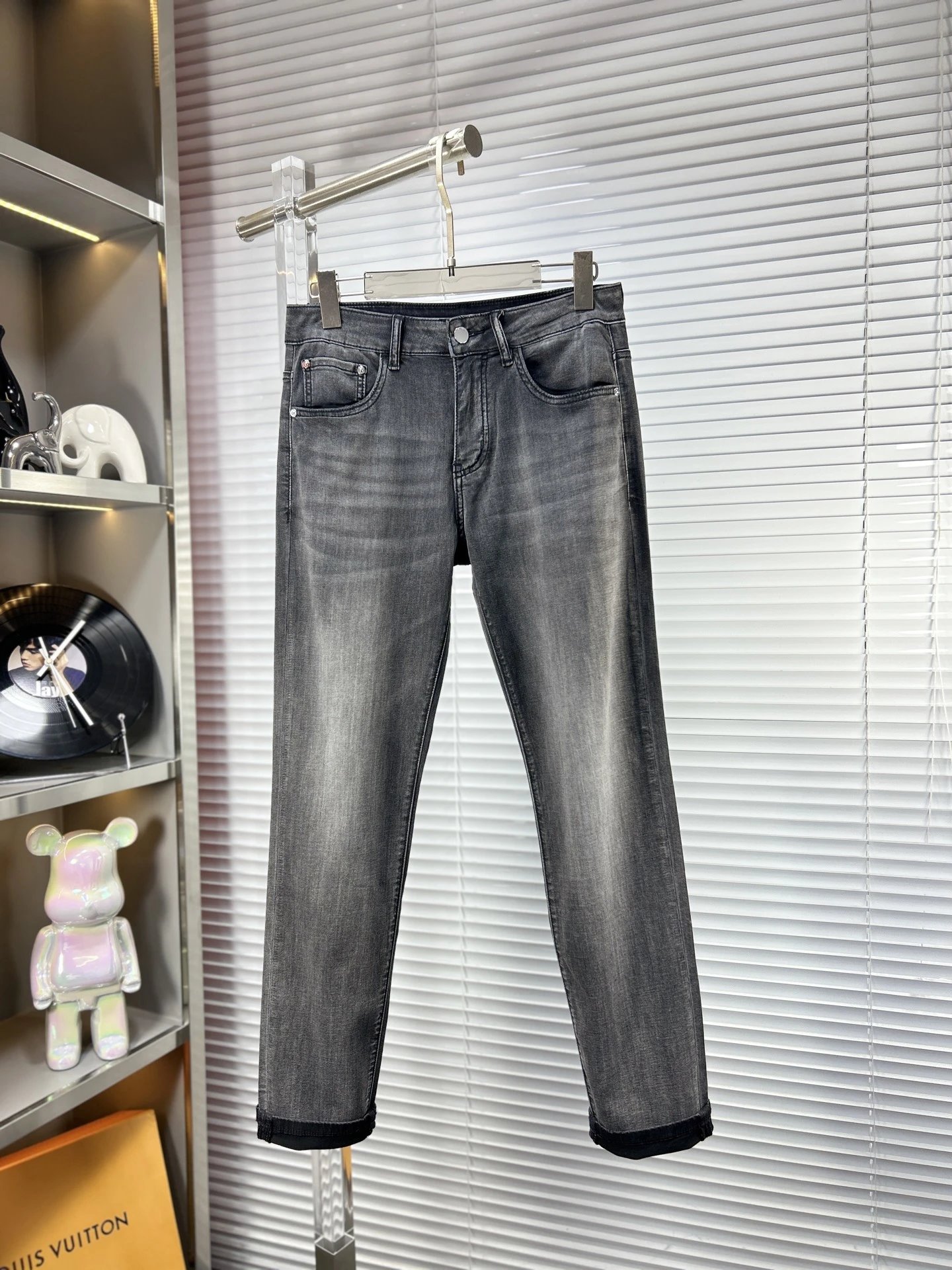 Gucci Light Wash Straight Fit Jeans - 9