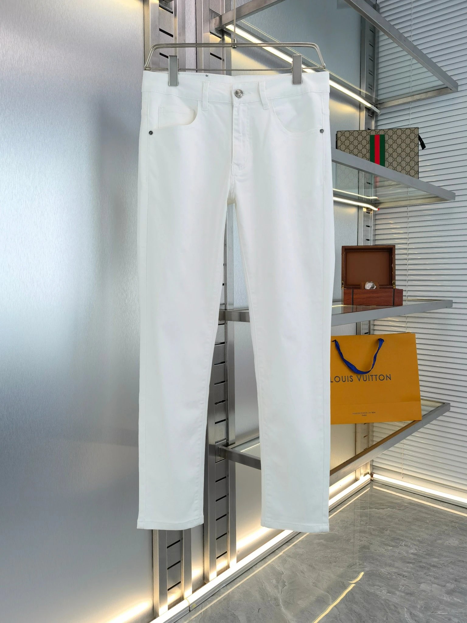 Gucci Light Wash Straight Fit Jeans - 6