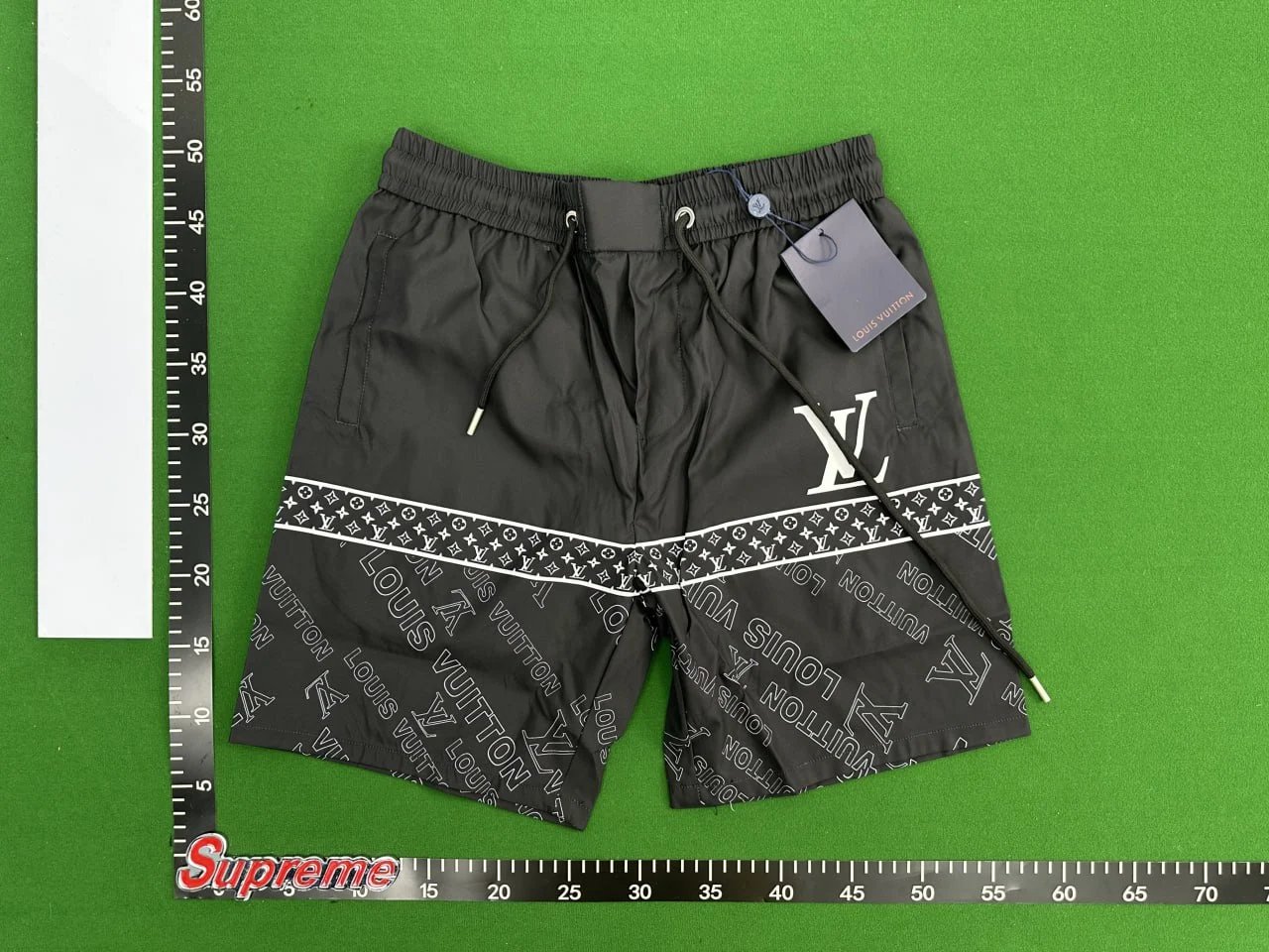 Louis Vuitton Shorts Monogram-print drawstring — 26
