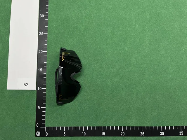 Louis Vuitton Eyewear Oversized shield sunglasses with Monogram lenses product detail image 5