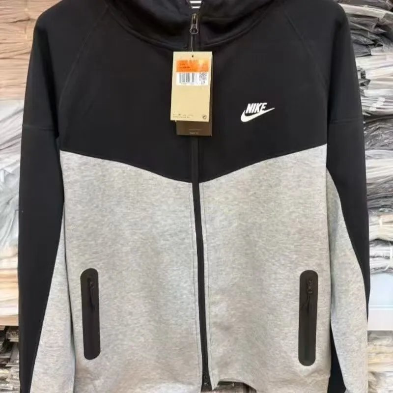 Nike Hooded zip-up sportswear — 42
