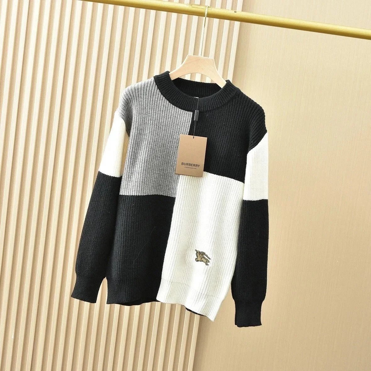 Checkered Crewneck Knit Sweater photo 3