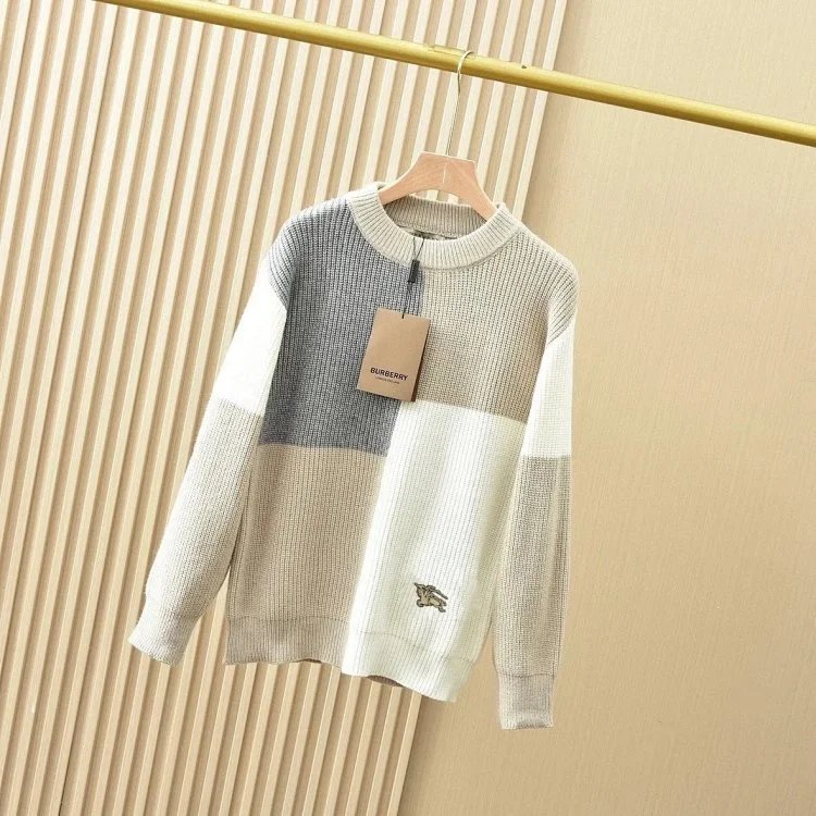 Checkered Crewneck Knit Sweater photo 4