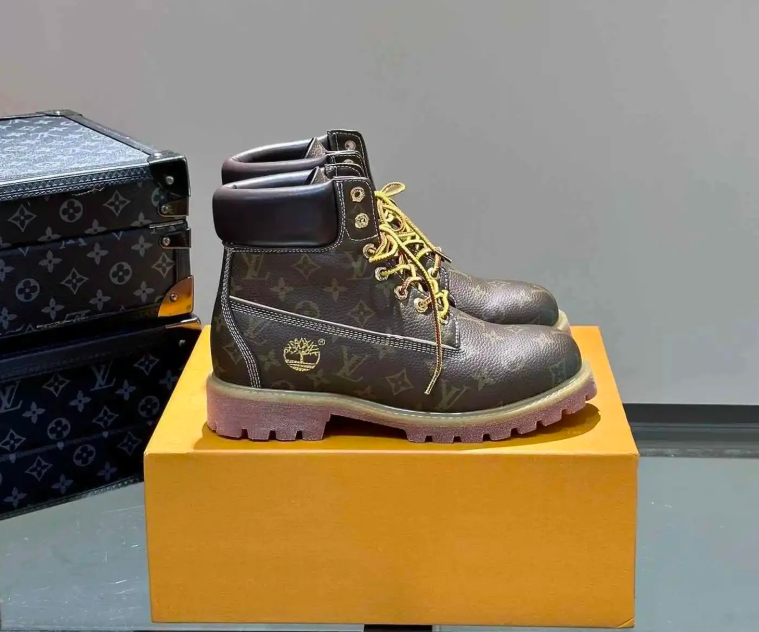Collaboration Mid-Top Boot photo 8