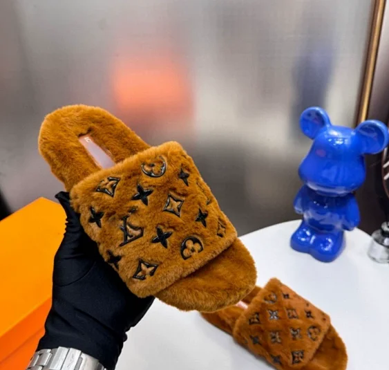 Louis Vuitton Slippers Faux Fur Monogram Slide product detail image 3
