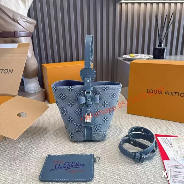 Louis Vuitton Handbags White Multicolor Monogram Handbag product detail image 11