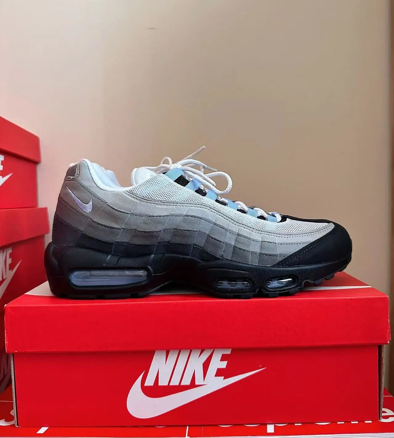 KN MX 95 Air Cushion Sneakers Collection