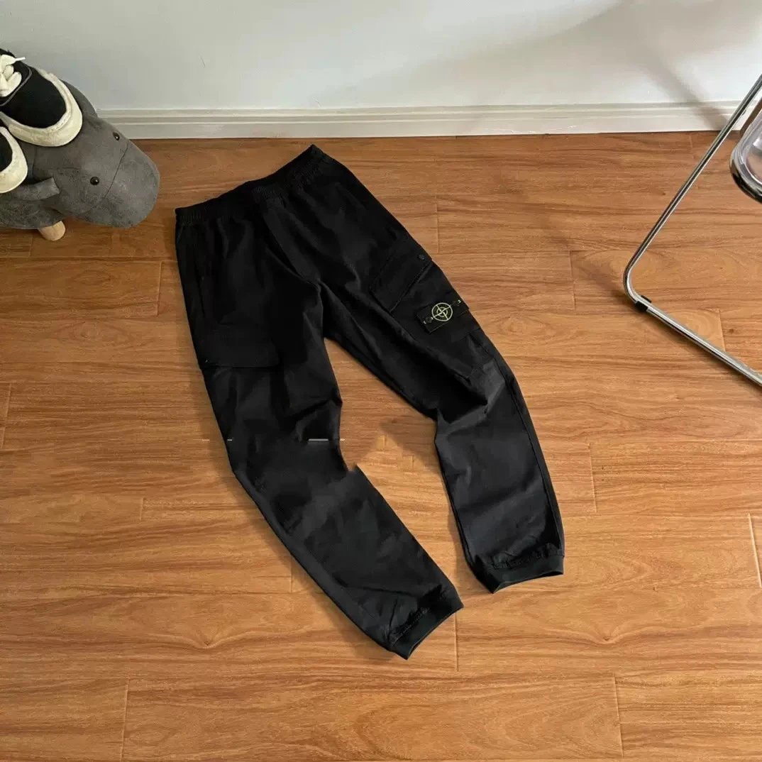 On Matching Sets Hooded reflective jacket and training pants set — 21