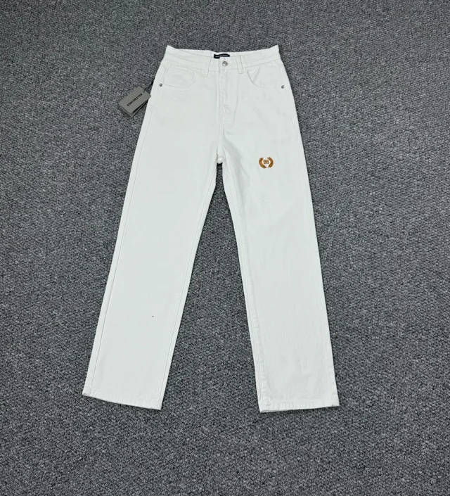 Balenciaga Jeans Logo-Print product detail image 9