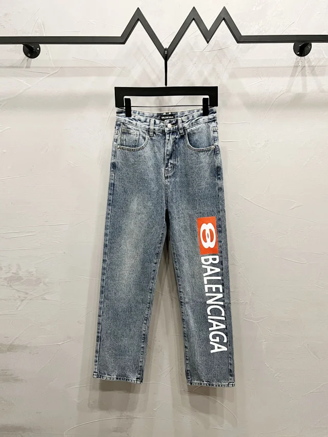 Balenciaga Jeans Logo-Print product detail image 4