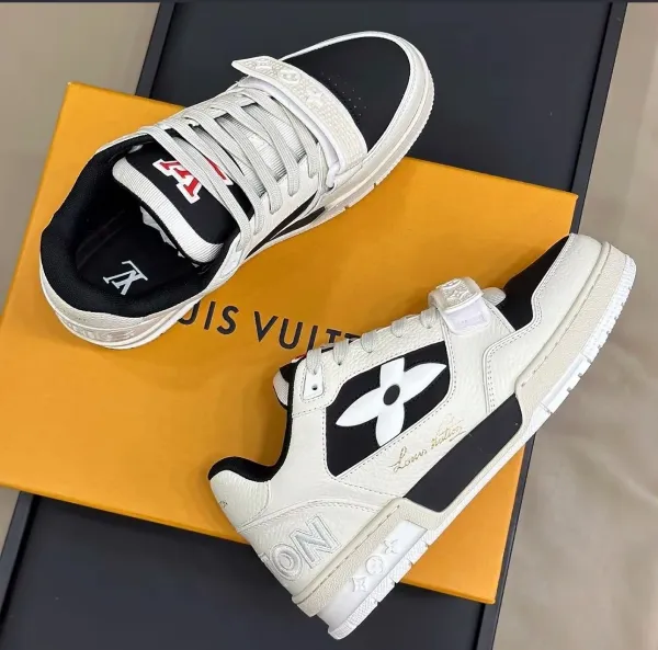Louis Vuitton Archlight White and Navy Sneakers - 28
