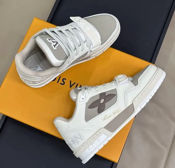 Louis Vuitton Archlight White and Navy Sneakers - 29