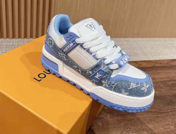 Louis Vuitton Archlight White and Navy Sneakers - 26