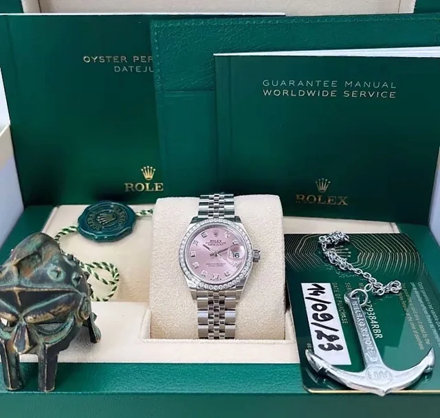 Rolex Watches Submariner Date diver watch product detail image 25