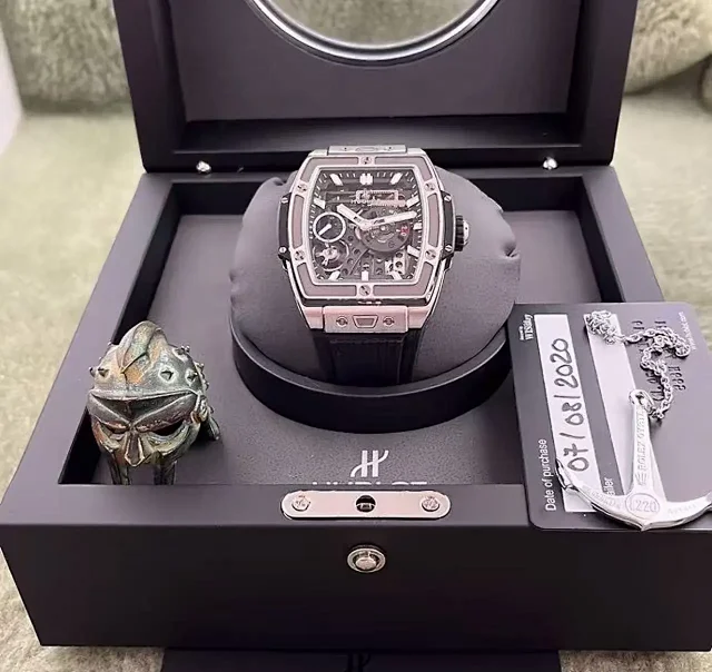 Hublot Multiple watch models shown product detail image 15