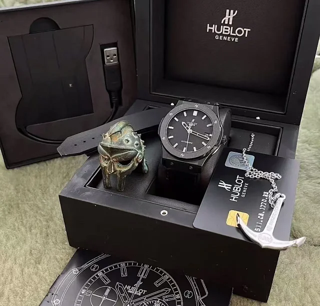Hublot Multiple watch models shown product detail image 18