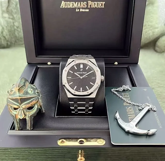 Hublot Multiple watch models shown product detail image 20