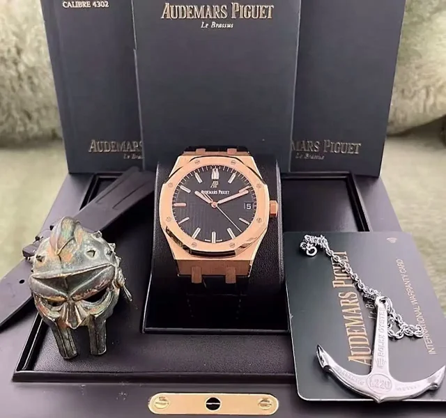 Hublot Multiple watch models shown product detail image 14